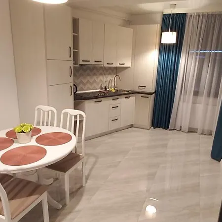 Ray - Mamaia Nord Beachfront 아파트 *